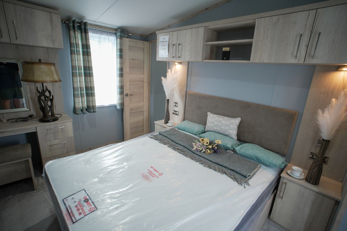 Whinfell Lodge Deluxe - Master Bedroom (2)