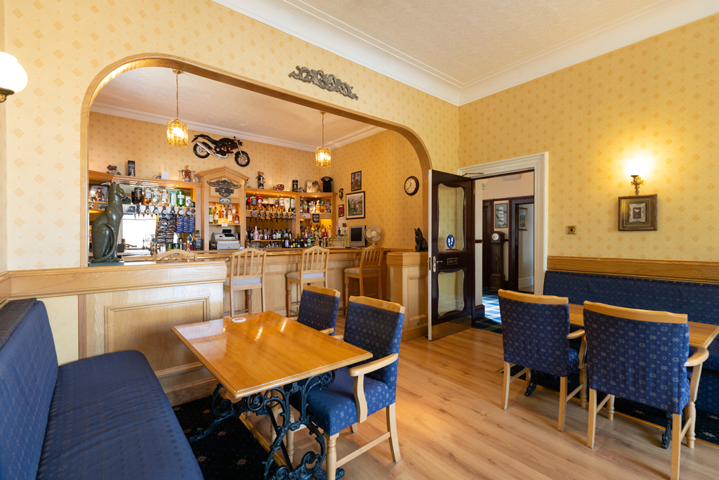 bar
